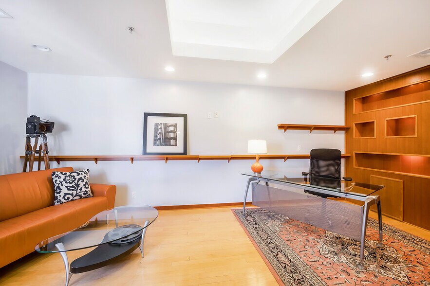 More Photos Of 400 S Victory Blvd, Burbank Office For Sale