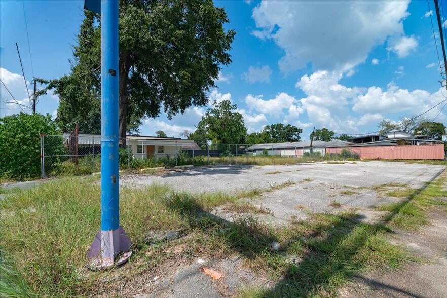 More Photos Of 741 McDaniel St, Houston Land For Sale