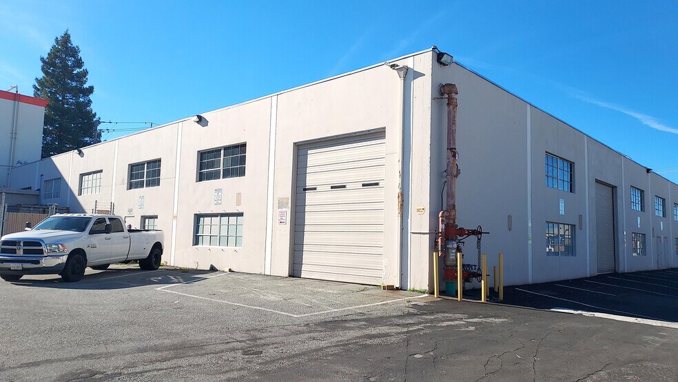 More Photos Of 215 O'Neill Ave, Belmont Warehouse For Lease