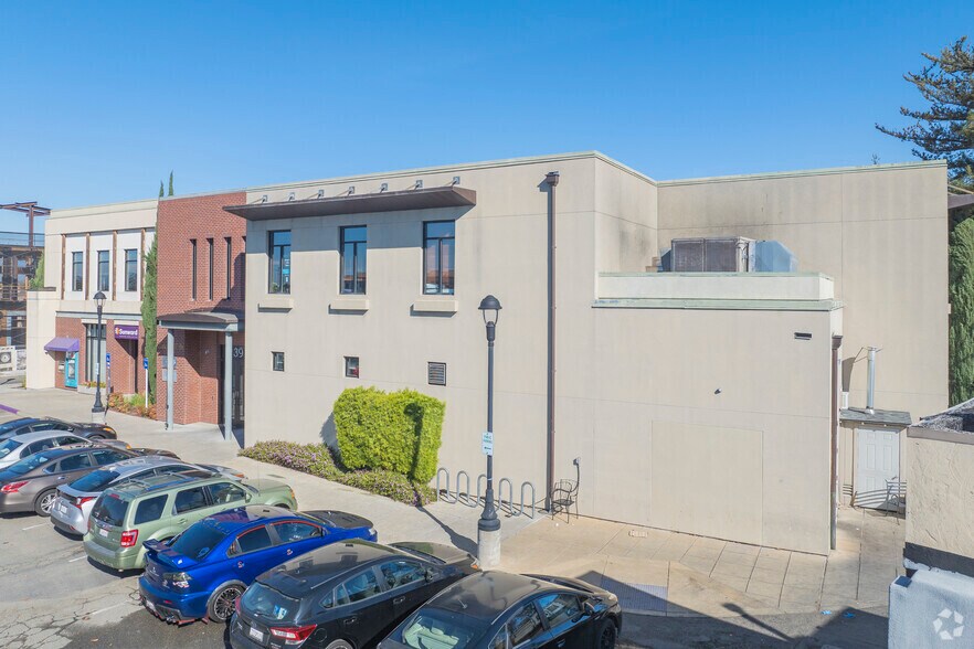 More Photos Of 39-101 S Livermore Ave, Livermore Office For Lease