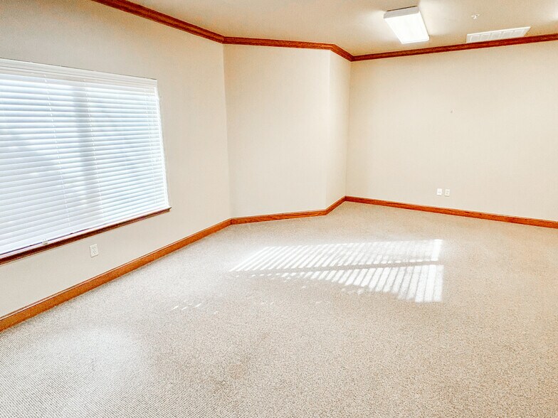 More Photos Of 3839 S Boulevard Ave, Edmond Medical For Sale