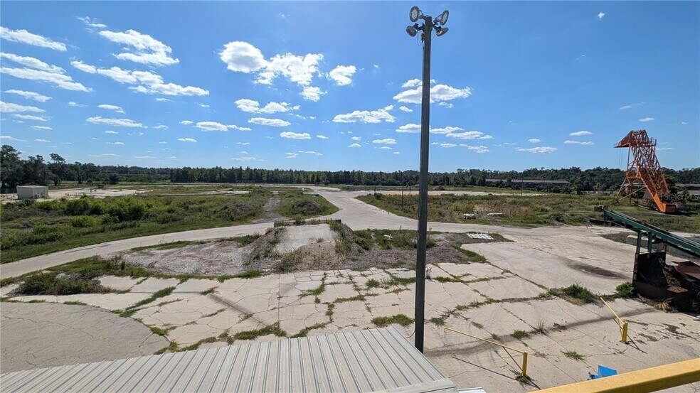 More Photos Of 1509 S Byron Butler Pky, Perry Manufacturing For Lease