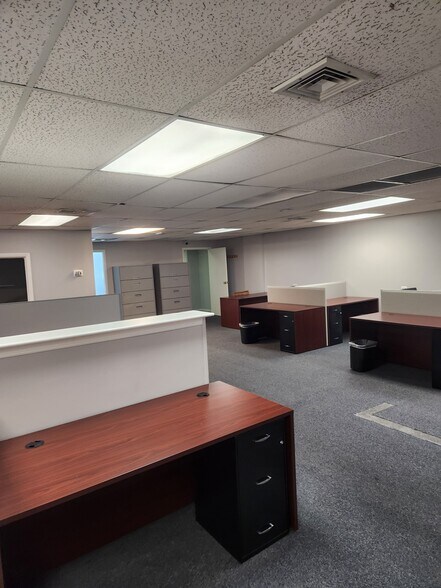 More Photos Of 515 Hempstead Tpke, West Hempstead Office For Lease