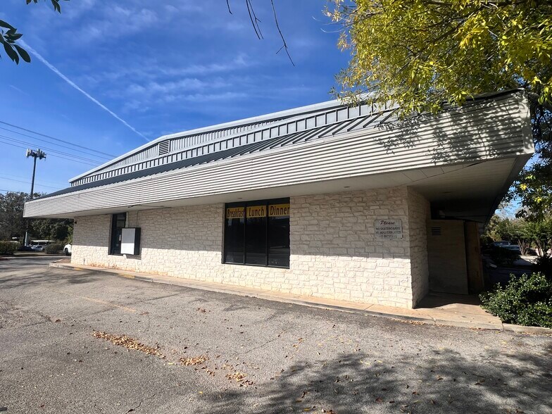 More Photos Of 2000 Sam Bass Rd, Round Rock Unknown For Lease