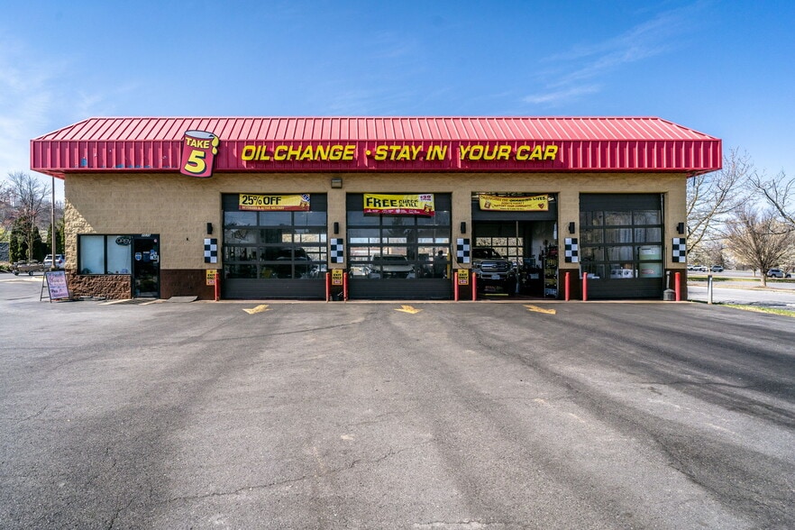 More Photos Of 2075 E Market St, Harrisonburg Auto Repair For Sale