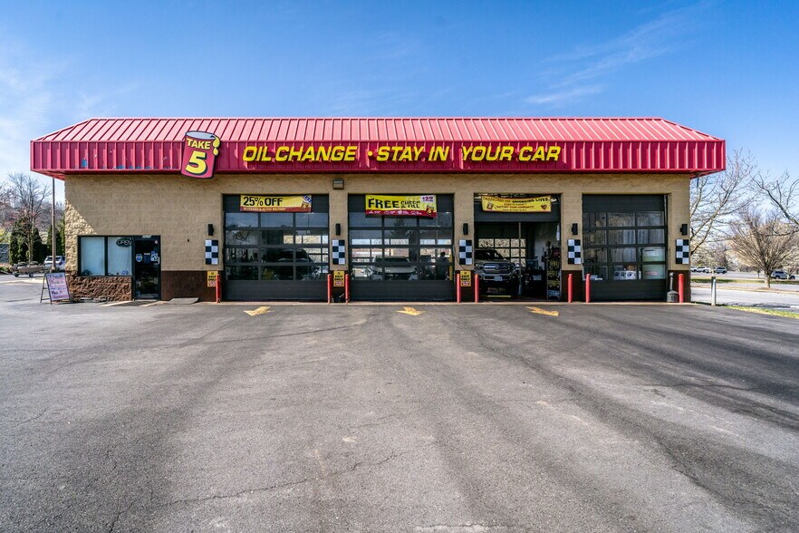 More Photos Of 2075 E Market St, Harrisonburg Auto Repair For Sale