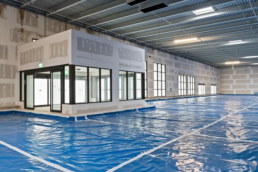 More Photos Of 29270-29350 Plymouth Rd, Livonia Freestanding For Lease