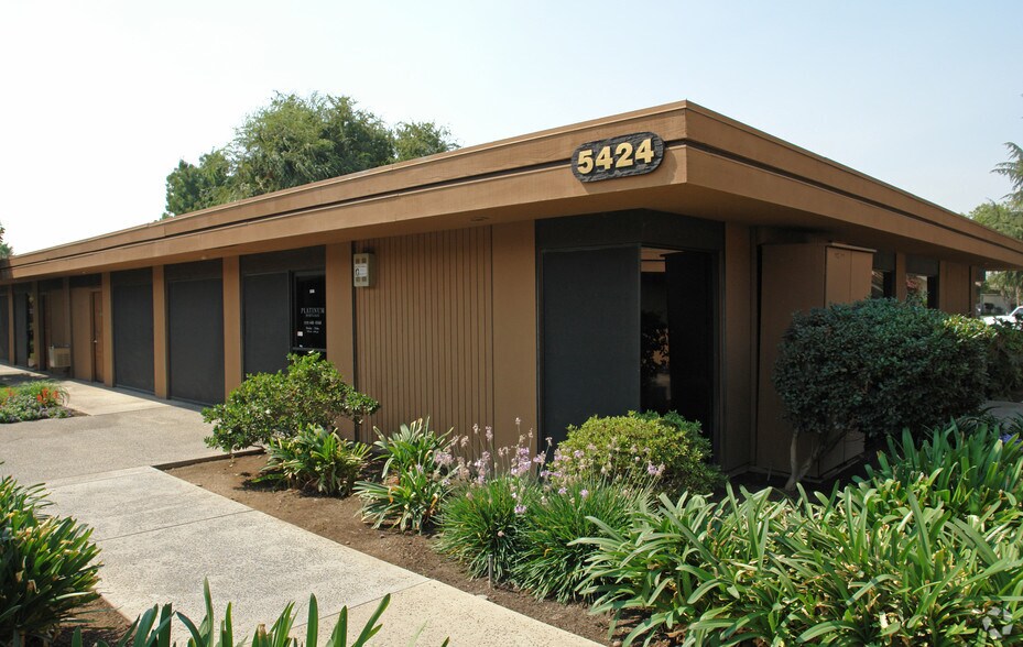 More Photos Of 5412 N Palm Ave, Fresno Unknown For Lease