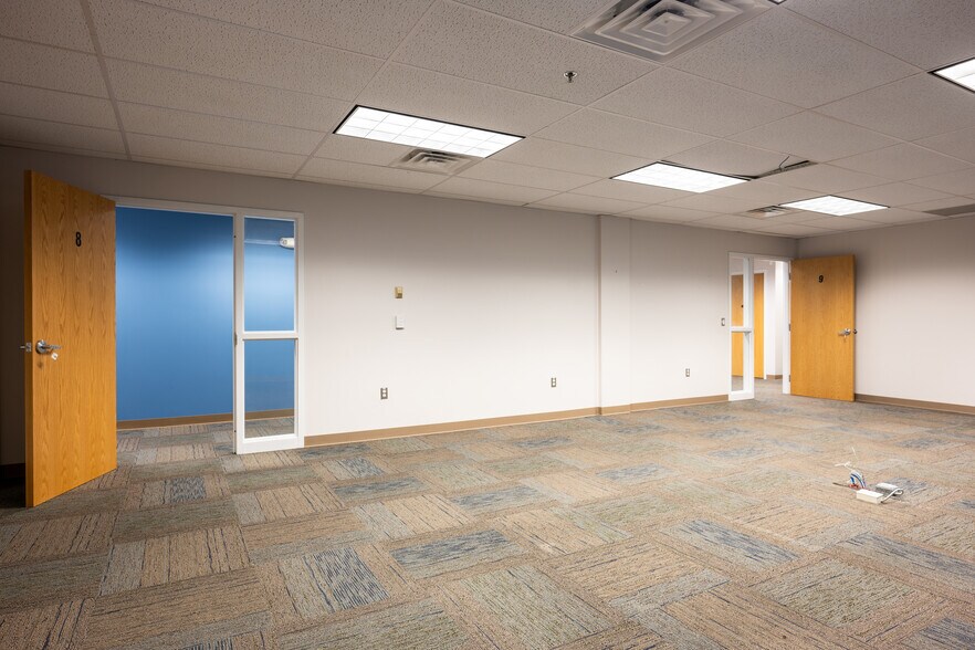 More Photos Of 7200 Chestnut St, Upper Darby Township Office For Lease