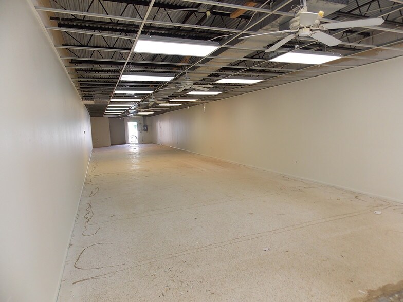 More Photos Of 1439-1443 Main St, Sarasota Storefront For Lease