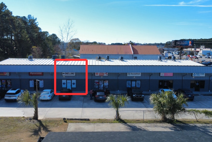 Primary Photo Of 1731 N Main St, Summerville General Retail For Lease
