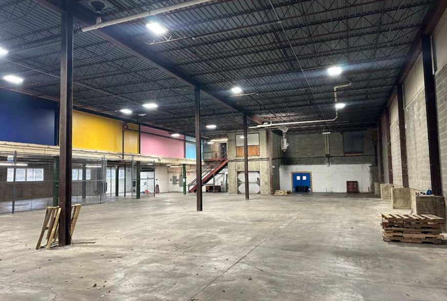 More Photos Of 2331 Terhune Aly, Cincinnati Warehouse For Lease
