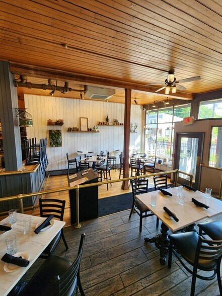 More Photos Of 234 Western Ave, Albany Restaurant For Sale