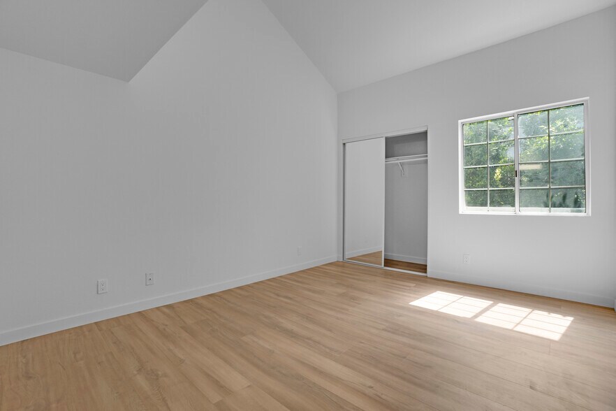 More Photos Of 519 South St, Glendale Apartments For Sale