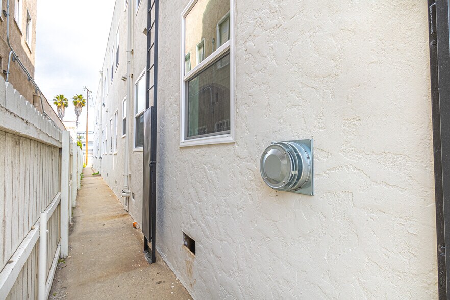 More Photos Of 1827 E 4th St, Long Beach Apartments For Sale
