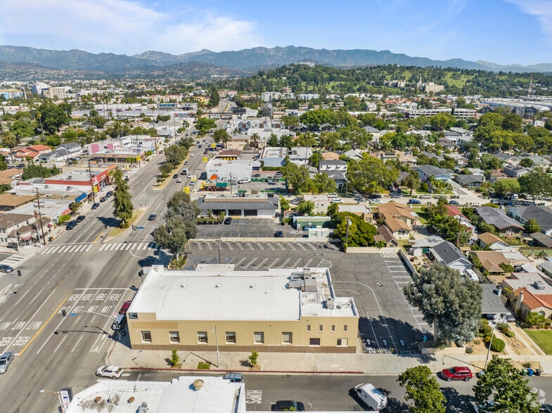More Photos Of 3250 Glendale Blvd, Los Angeles Storefront Retail Office For Lease