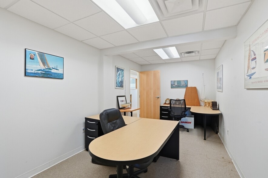 More Photos Of 19 John Clarke Rd, Middletown Office For Sale