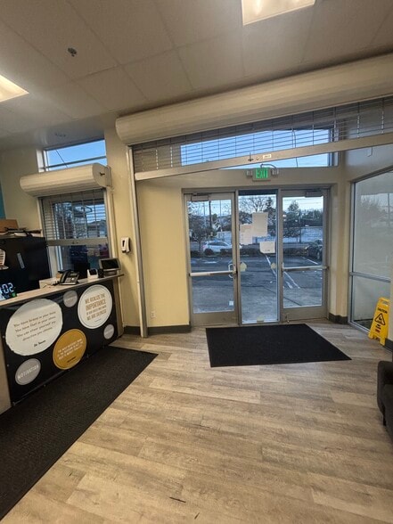 More Photos Of 4215 Foothill Blvd, Oakland Freestanding For Lease