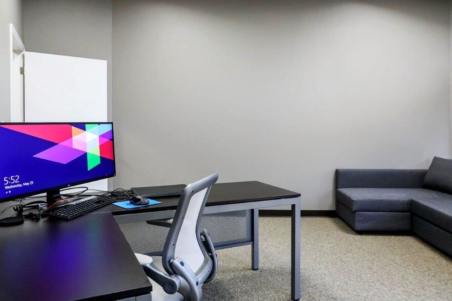 More Photos Of 14101-14105 Mccormick Dr, Tampa Light Manufacturing For Lease