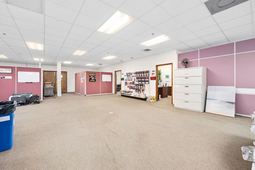 More Photos Of 2 Sunshine Blvd, Ormond Beach Light Distribution For Lease