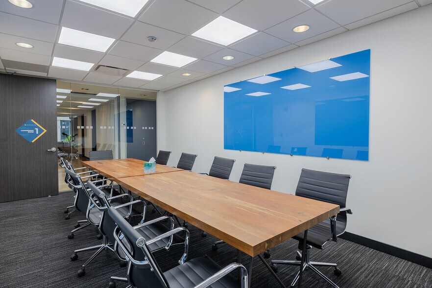 More Photos Of 605 N Michigan Ave, Chicago Coworking Space