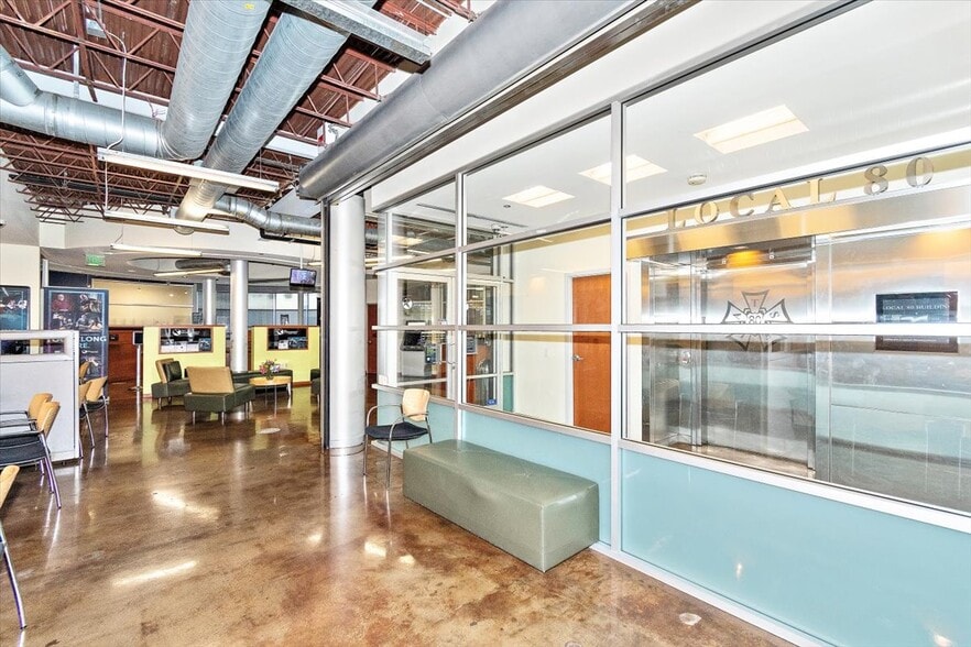 More Photos Of 2520 W Olive Ave, Burbank Medical For Lease