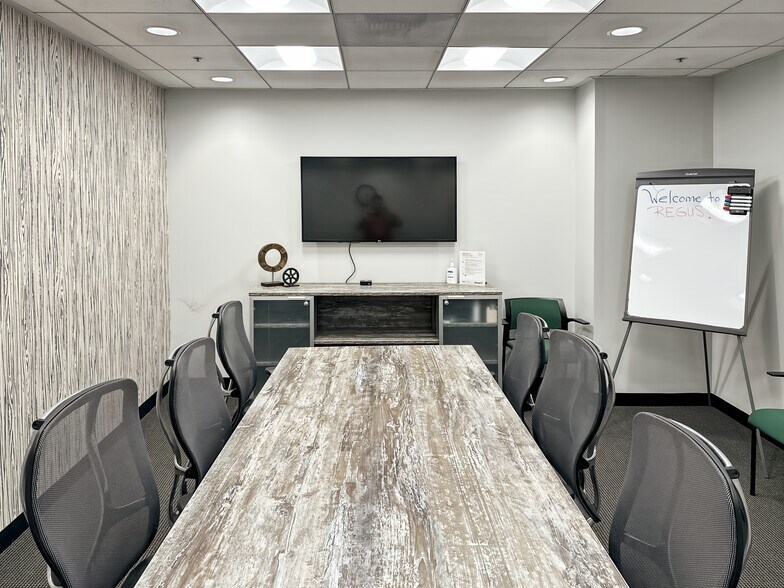 More Photos Of 15233 Ventura Blvd, Sherman Oaks Coworking Space