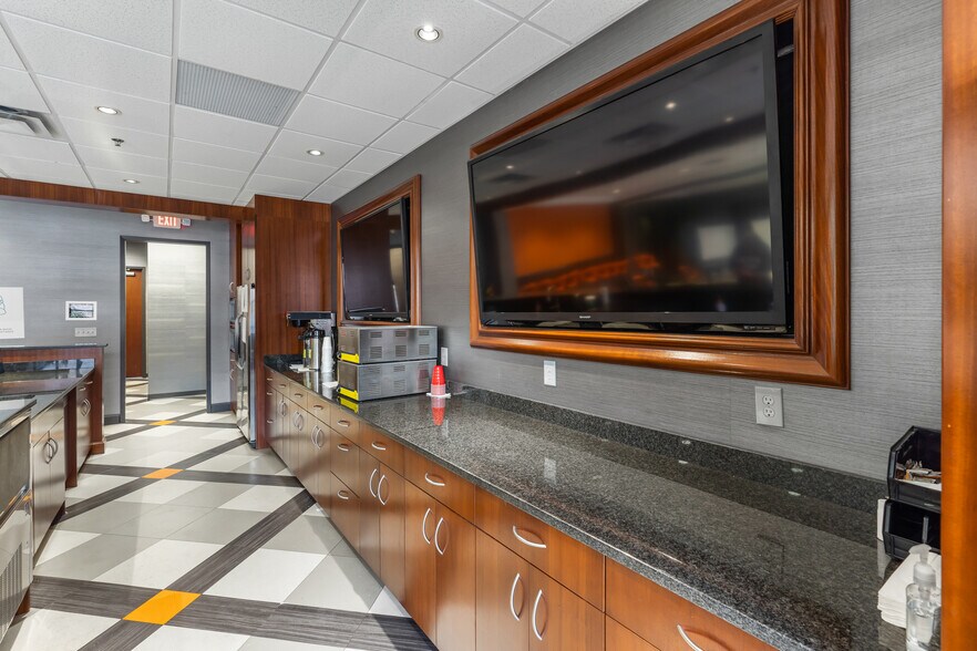 More Photos Of 6485 Shiloh Rd, Alpharetta Light Distribution For Lease