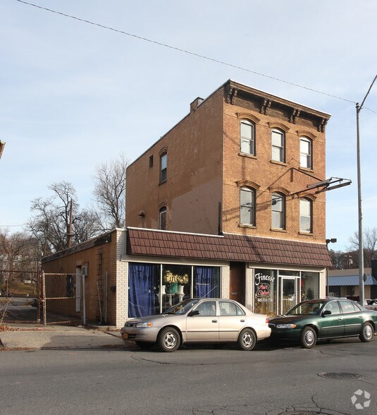 More Photos Of , Kingston General Retail For Sale