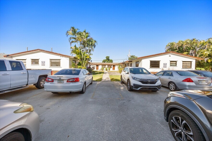 More Photos Of 14260 SW 88th Ave, Palmetto Bay Apartments For Sale