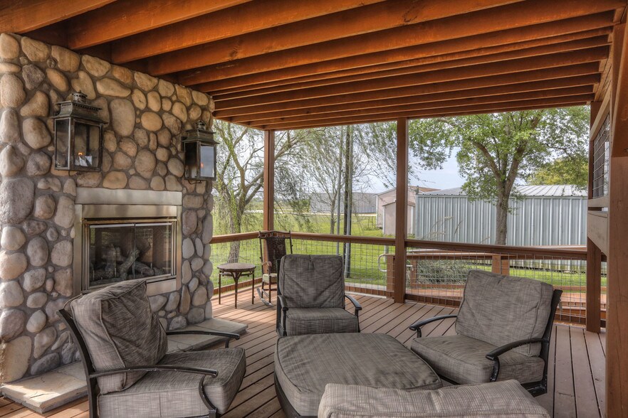 More Photos Of 22996 Highway 60, Matagorda Hotel For Sale