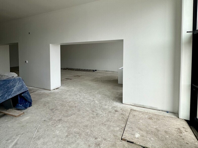 More Photos Of 505 E Shiawassee St, Lansing Storefront Retail Residential For Lease