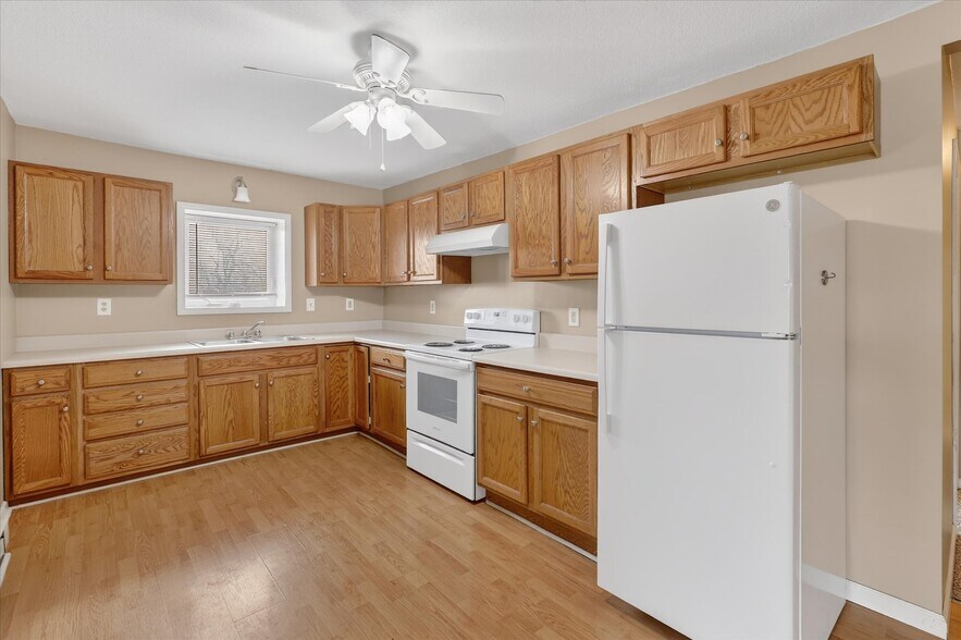 More Photos Of 135 E Main St, Woodville Storefront Retail Residential For Sale