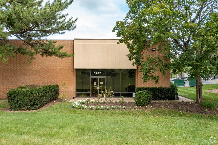 More Photos Of 6212-6260 Frankford Ave, Baltimore Showroom For Lease