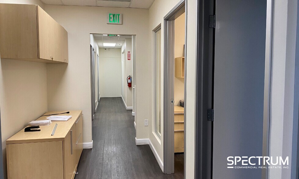 More Photos Of 28482-28486 Constellation Rd, Santa Clarita Warehouse For Sale