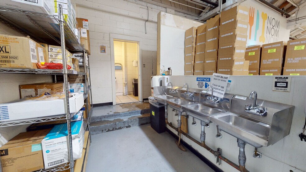 More Photos Of 415 E 10th St, Pittsburg Warehouse For Lease