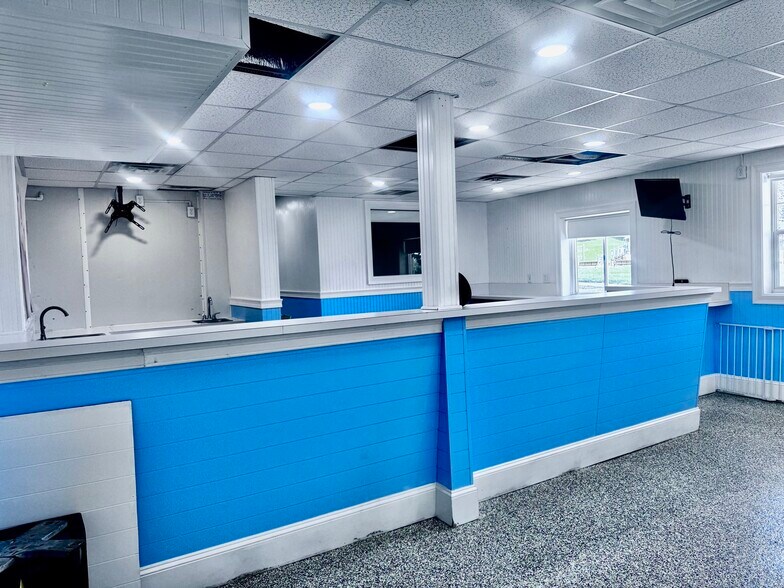 More Photos Of 270 Seabury St, Fall River Storefront For Sale