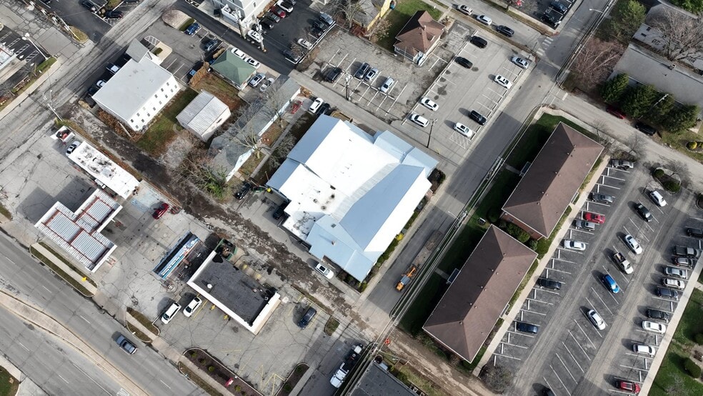 More Photos Of 710 E 64th St, Indianapolis Office For Sale