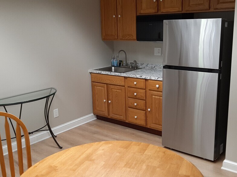 More Photos Of 2 Crane Park Dr, Wilbraham Medical For Lease