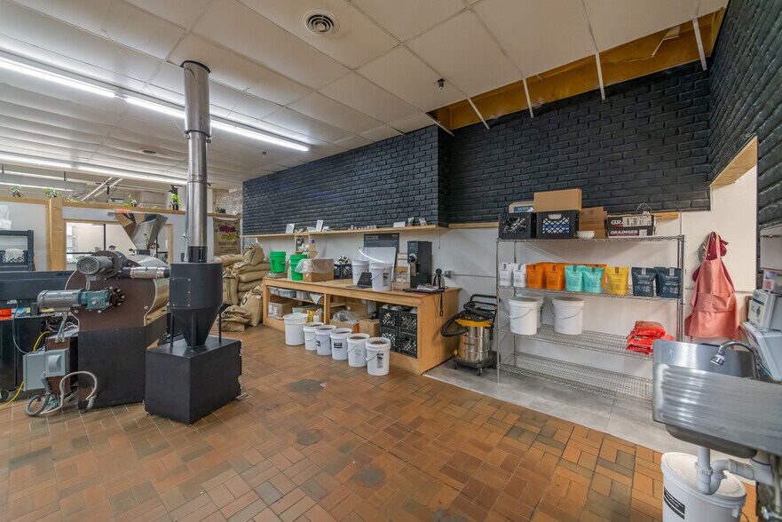 More Photos Of 105 S Main St, Ishpeming Restaurant For Sale