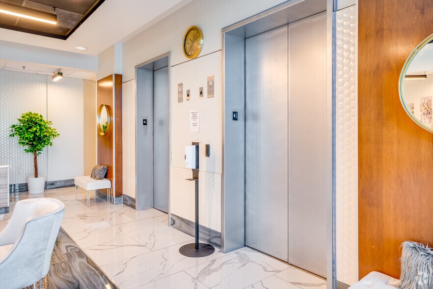 More Photos Of 3377 S Price Rd, Chandler Office For Lease