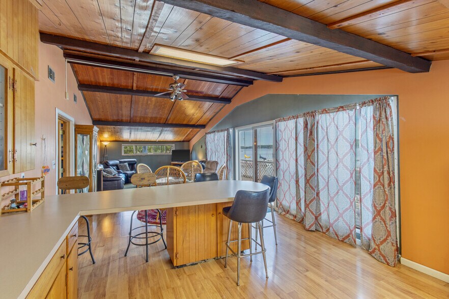 More Photos Of 356 King St, Fair Haven Marina For Sale