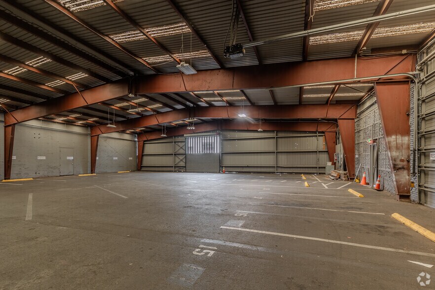 More Photos Of 80 SE Madison St, Portland Loft Creative Space For Lease