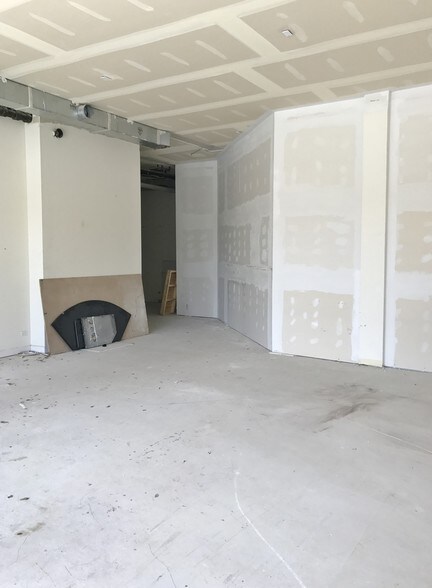 More Photos Of 4651 N Greenview Ave, Chicago Apartments For Lease