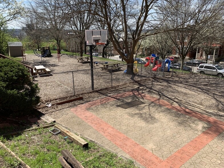 More Photos Of 2232 Stratford Ave, Cincinnati Schools For Sale