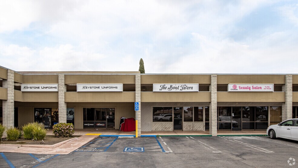 25212525 N Grand Ave, Santa Ana, CA 92705 For Lease
