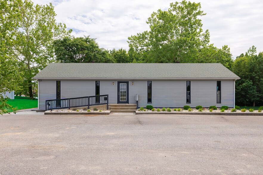More Photos Of 100-102 Industrial Blvd, Toano Office For Sale