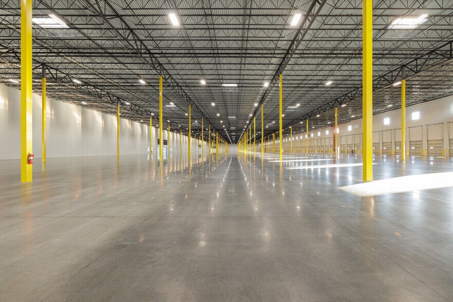 More Photos Of 9876 Air Commerce Pky, Orlando Unknown For Lease