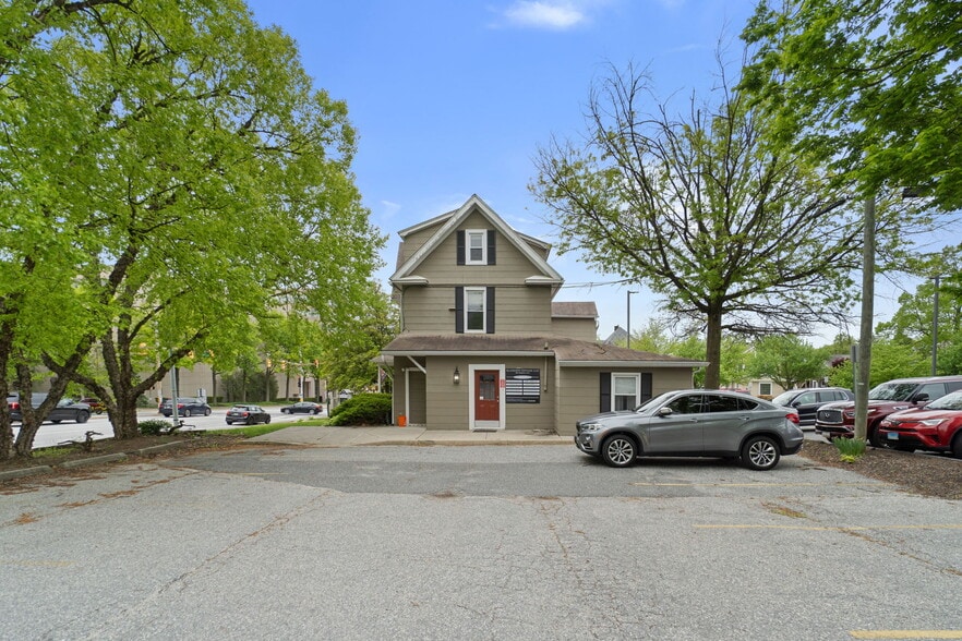 More Photos Of 300 Allegheny Ave, Towson Office For Sale