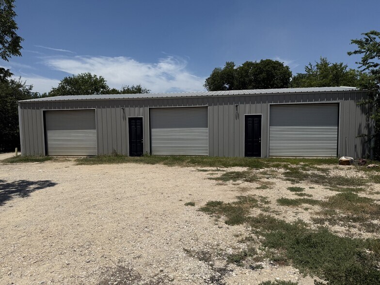 More Photos Of 4778 Old Highway 81, New Braunfels Warehouse For Lease
